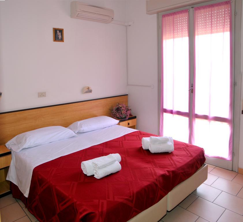 Hotel Levante Cervia Exterior photo